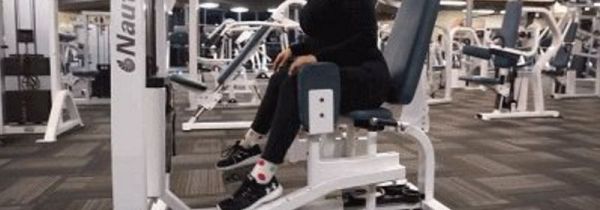 大腿伸展训练器动作要领