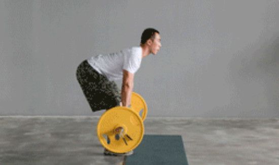 杠铃大腿内侧训练动作