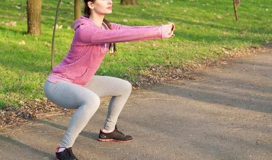 无负重深蹲可以提臀吗