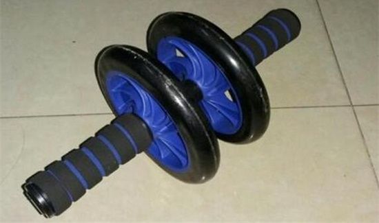 健腹轮为什么腰部发力