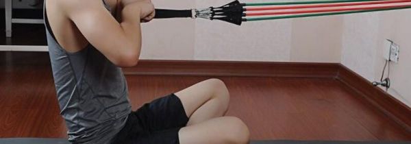 弹力绳能练出胸肌吗