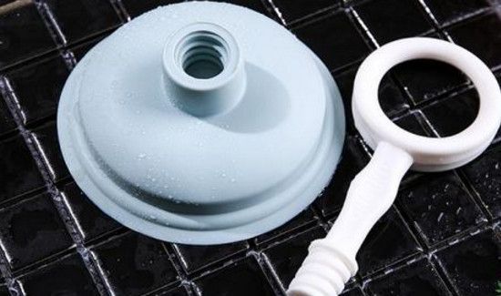 马桶堵了用开水烫行吗