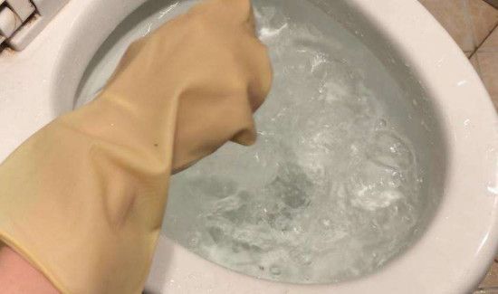 马桶被硬物堵了怎么办