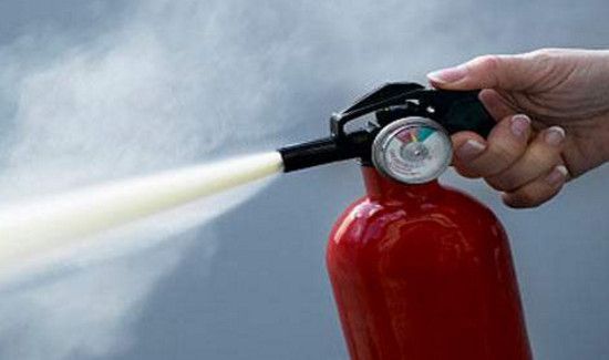灭火器的使用方法口诀