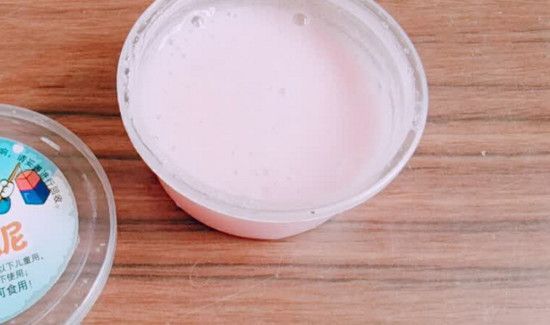 沐浴露和牙膏做水晶泥方法