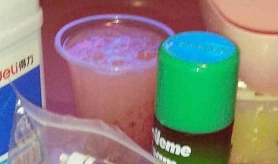 沐浴露和牙膏做水晶泥方法