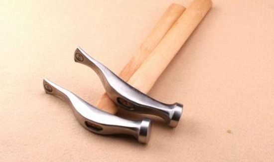 鞋子磨脚背怎么处理