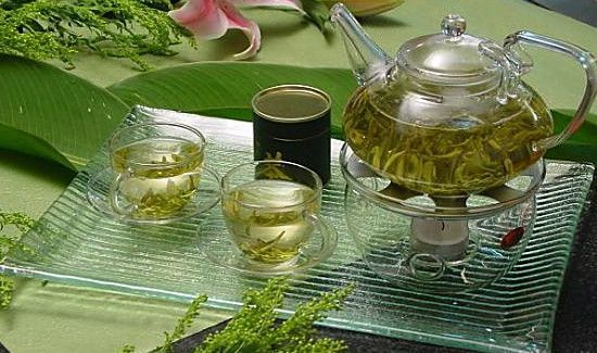 龙井茶应该用多少度的水来泡