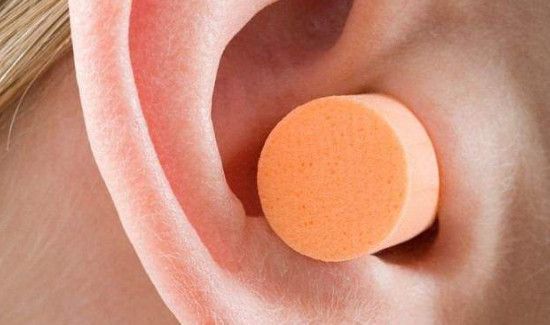 晚上睡觉带耳塞对耳朵有害吗