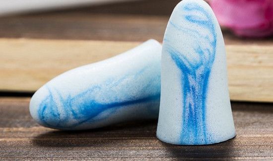 晚上睡觉带耳塞对耳朵有害吗