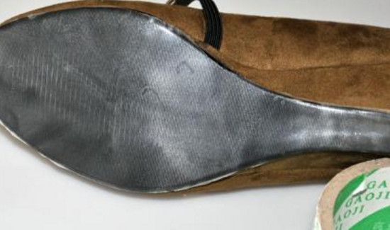 鞋底在地板打滑怎么办