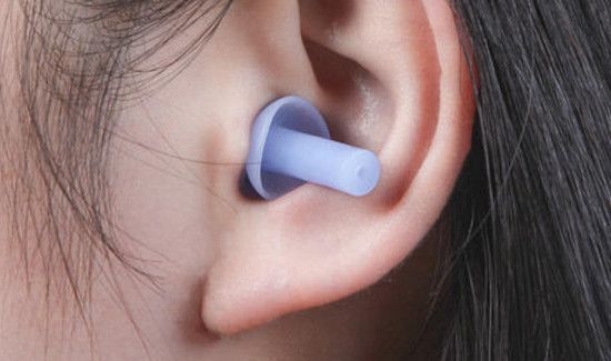 晚上睡觉带耳塞好吗