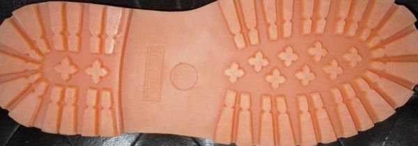 鞋底在地板打滑怎么办