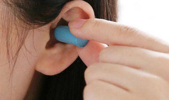 晚上睡觉带耳塞好吗