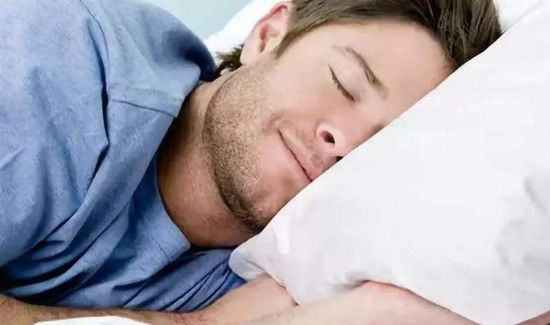 睡觉时手表要不要取下来