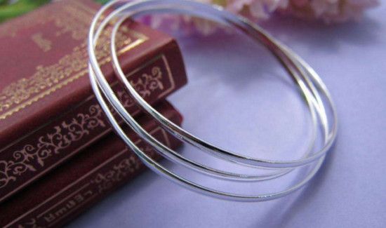 晚上睡觉手镯取不取