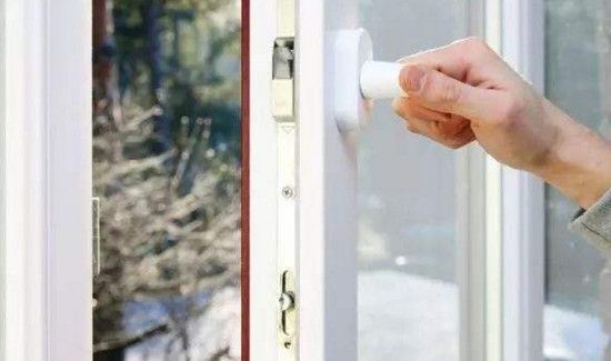 睡觉要不要开窗户