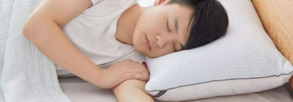 睡觉要不要枕头