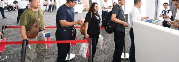 先取登机牌还是先托运