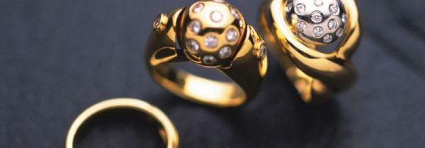 黄金变白在家如何处理