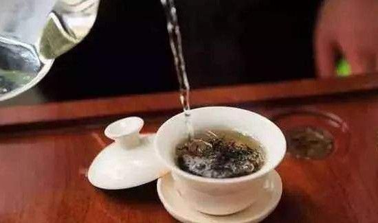 泡茶有泡沫怎么回事