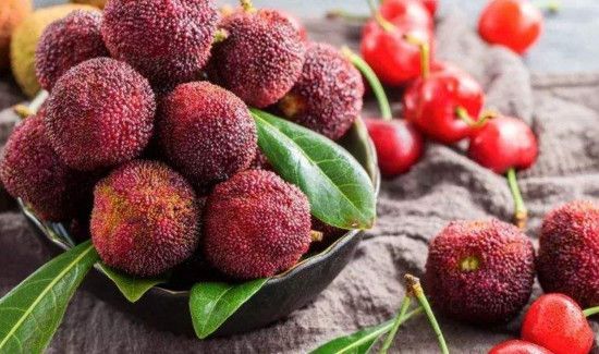 杨梅荔枝可以一起吃吗