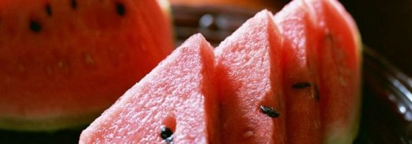 西瓜不能跟桃一起吃吗