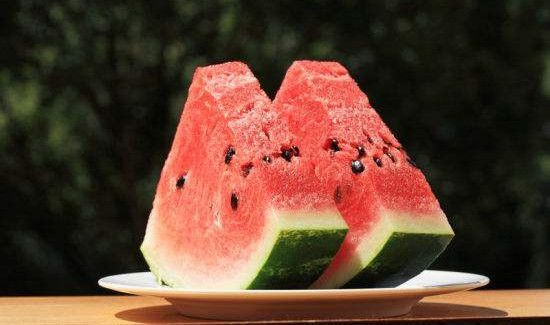 西瓜螃蟹能一起吃吗