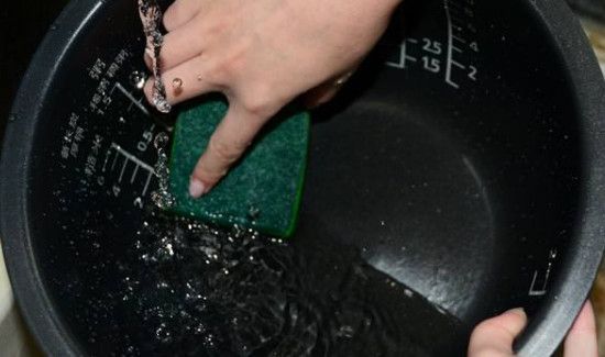 电饭煲内胆清洗妙招