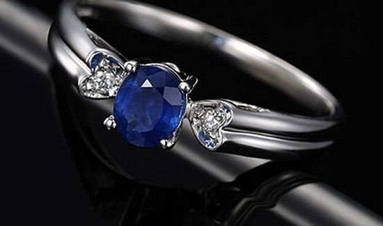 男生食指戴戒指什么意思