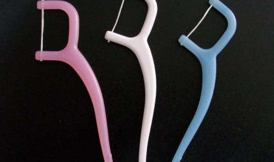 经常使用牙线的危害