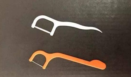 后槽牙怎么用牙线棒