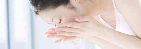 水光针后面膜要不要洗