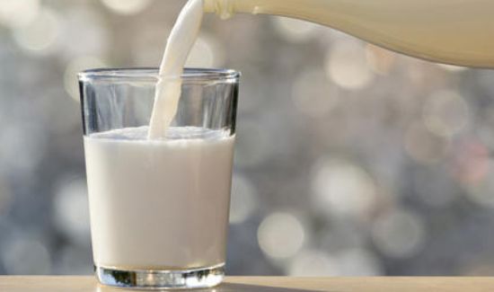 纯牛奶过期一个月还能喝吗