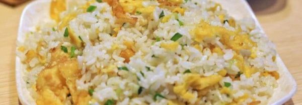 蛋炒饭放生抽还是老抽