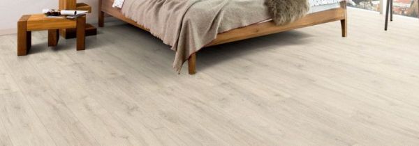 怎么清洁地板上的污渍