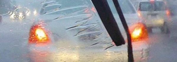 雨天怎么开空调除雾