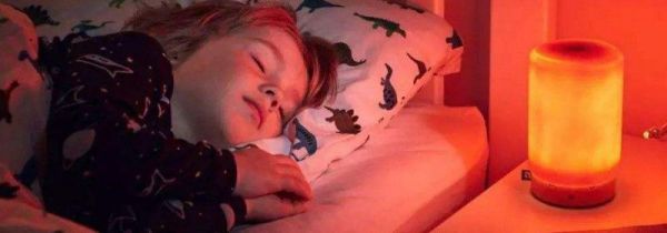 睡觉开灯对小孩的影响