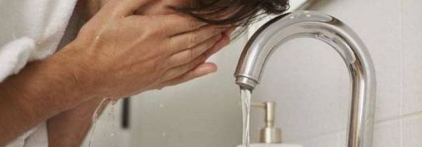 洗手液可以洗脸吗