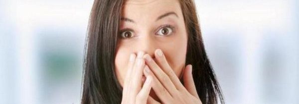 打嗝是什么原因引起的