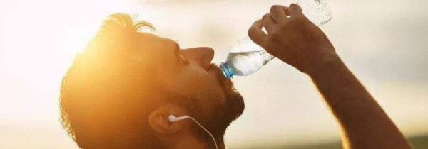 吃水果后多久喝水