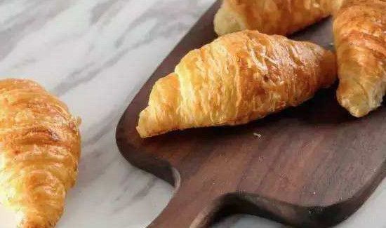 面包用放在冰箱里吗