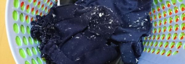 洗衣服卫生纸洗碎了怎么处理