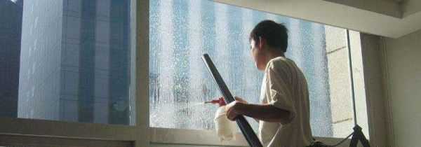 窗户贴膜怎么贴