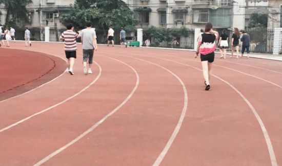 跑步为什么都是逆时针