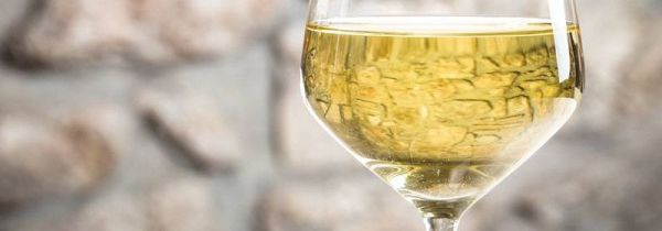 白葡萄酒和红葡萄酒的区别哪个甜