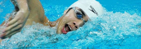 游泳时用什么呼吸