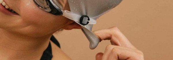 游泳时耳朵进水