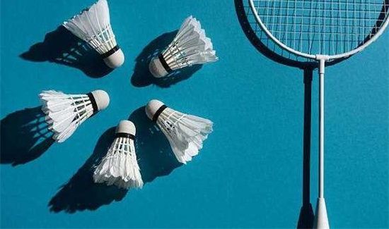 羽毛球正确握拍发力点