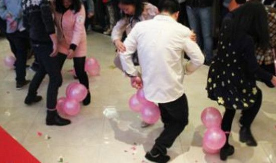 结婚为什么要踩气球